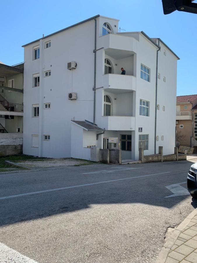 Cozy Beach Apartments Makarska Exterior photo